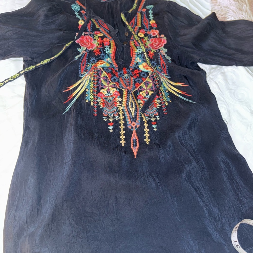 Johnny Was Embroidered Serendipity Tunic Top Cupra Rayon Royal Navy Blue XS Boho - Picture 15 of 16